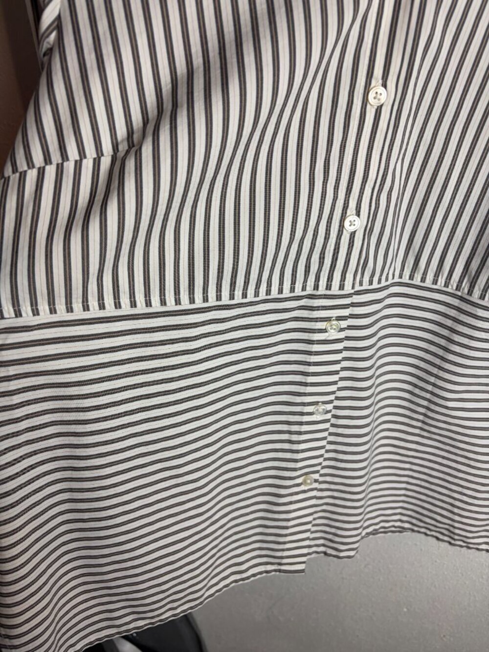 J Jill Size M Striped Button Down Shirt Blouse White Grey Neutral Minimal Office - Picture 3 of 6
